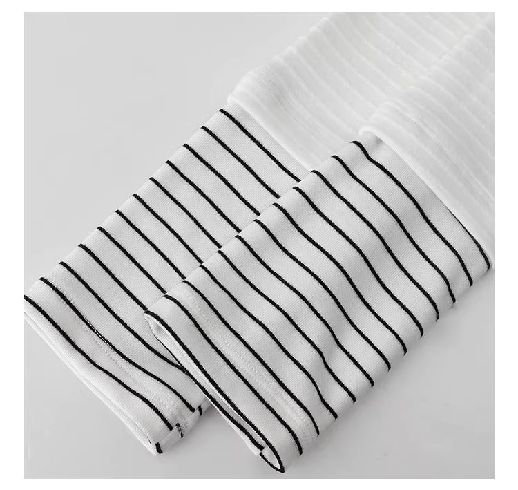 撞色拼接肌理長袖t卹女冬新款簡約圓領內搭上衣,撞色拼接肌理長袖t卹女冬新款簡約圓領內搭上衣,HBEW1160,撞色拼接肌理長袖t卹女冬新款簡約圓領內搭上衣,撞色領口,舒適面料