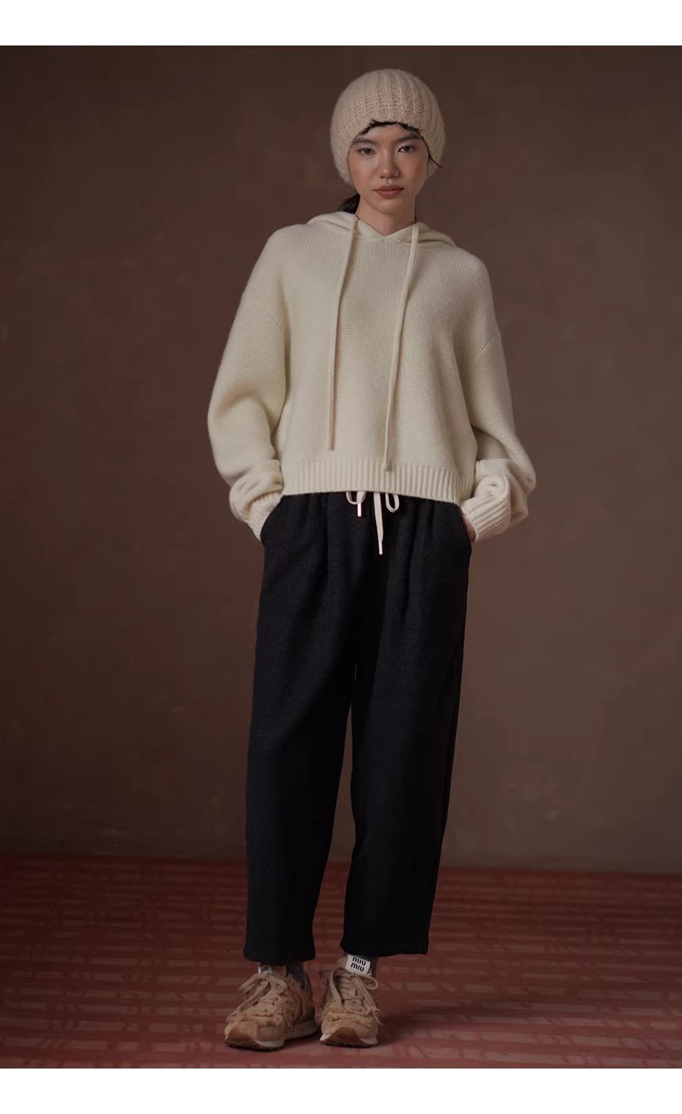 直筒微收肌理感花灰緊高腰抽繩顯瘦休閒舒適運動長褲,直筒微收肌理感花灰緊高腰抽繩顯瘦休閒舒適運動長褲,HBEW3057,直筒微收肌理感花灰緊高腰抽繩顯瘦休閒舒適運動長褲,抽繩鬆緊,保暖舒適