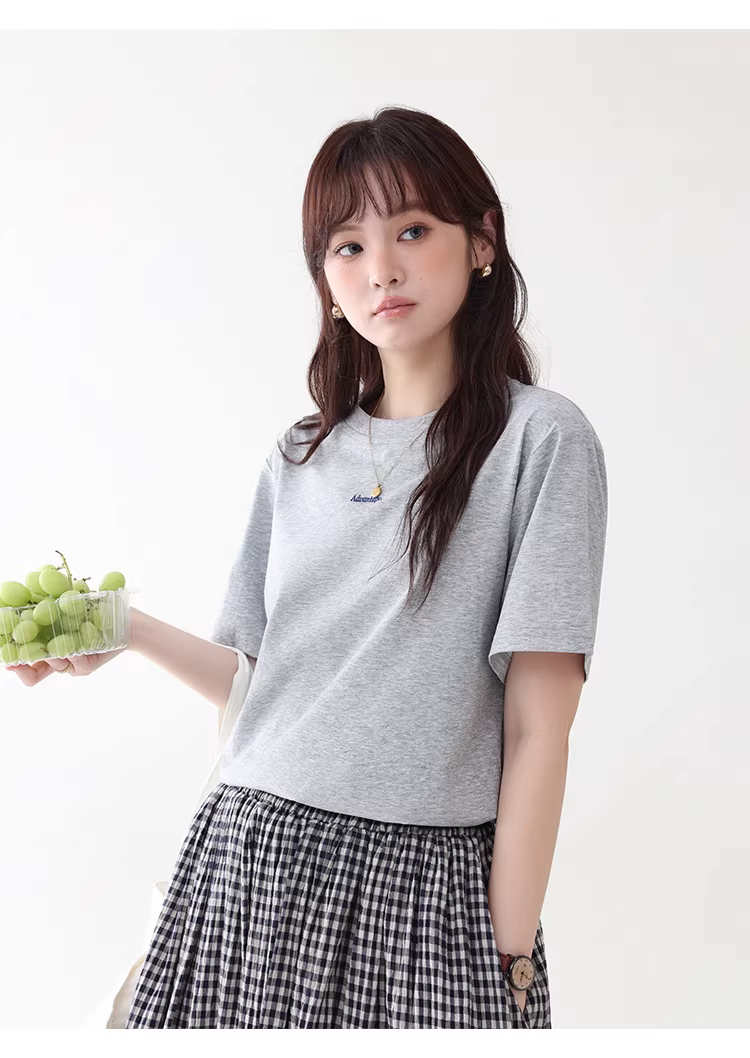 簡約英文刺繡正肩短袖T恤女夏新款寬鬆圓領百搭上衣,簡約英文刺繡正肩短袖T恤女夏新款寬鬆圓領百搭上衣,HBFS1088,簡約英文刺繡正肩短袖T恤女夏新款寬鬆圓領百搭上衣,字母刺繡,正肩版型