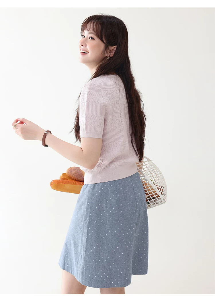 甜美純色v領單排扣針織衫女26夏季新款慵懶溫柔上衣,甜美純色v領單排扣針織衫女26夏季新款慵懶溫柔上衣,HBFS1113,甜美純色v領單排扣針織衫女26夏季新款慵懶溫柔上衣,V領排扣,薄款針織