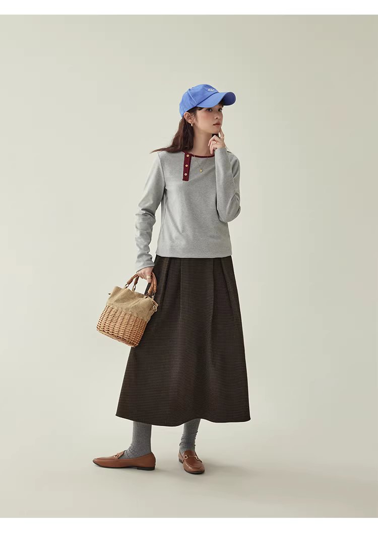 撞色斜領內搭長袖T恤女25冬季新款簡約寬鬆上衣,撞色斜領內搭長袖T恤女25冬季新款簡約寬鬆上衣,HBEW1145,撞色斜領內搭長袖T恤女25冬季新款簡約寬鬆上衣,側排扣,舒適面料