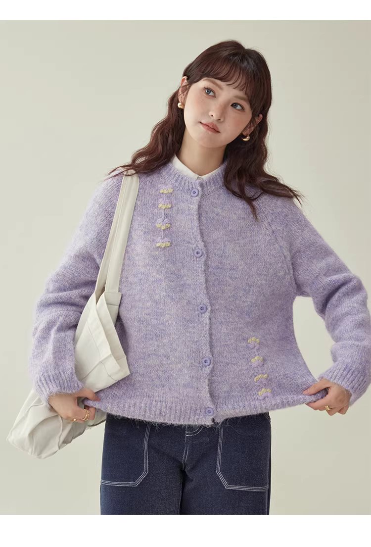 溫柔紫色小花羊毛毛衣開襟女冬新款圓領紐帶長袖上衣,溫柔紫色小花羊毛毛衣開襟女冬新款圓領紐帶長袖上衣,HBEW1157,溫柔紫色小花羊毛毛衣開襟女冬新款圓領紐帶長袖上衣,小花針織,羊毛混紡