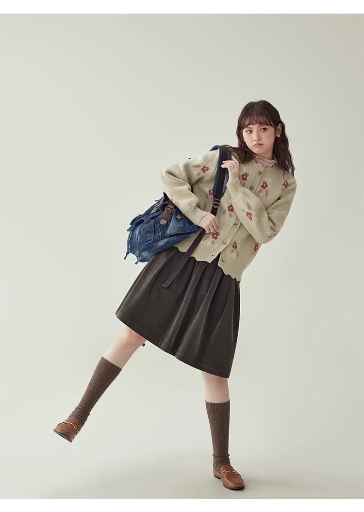 漸層小花加厚毛衣開襟衫女冬季新款蕾絲單排扣上衣,漸層小花加厚毛衣開襟衫女冬季新款蕾絲單排扣上衣,HBEW1196,漸層小花加厚毛衣開襟衫女冬季新款蕾絲單排扣上衣,花邊衣襬,小花針織