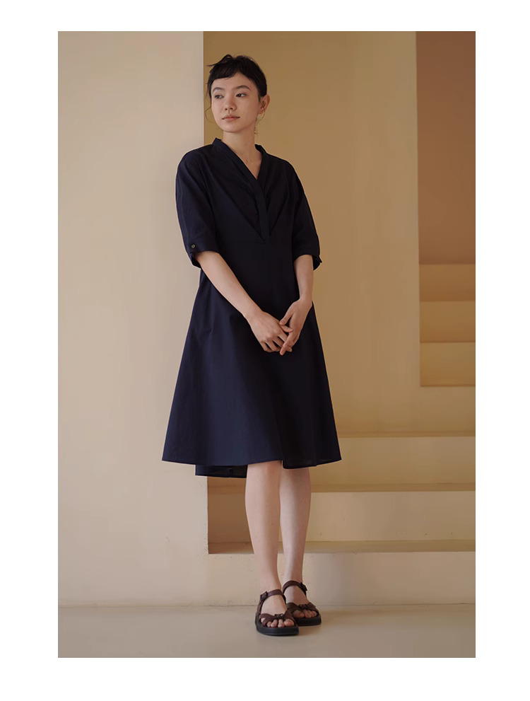 法式通勤優雅知識分子V領收褶門襟顯瘦氣質收腰連身裙女