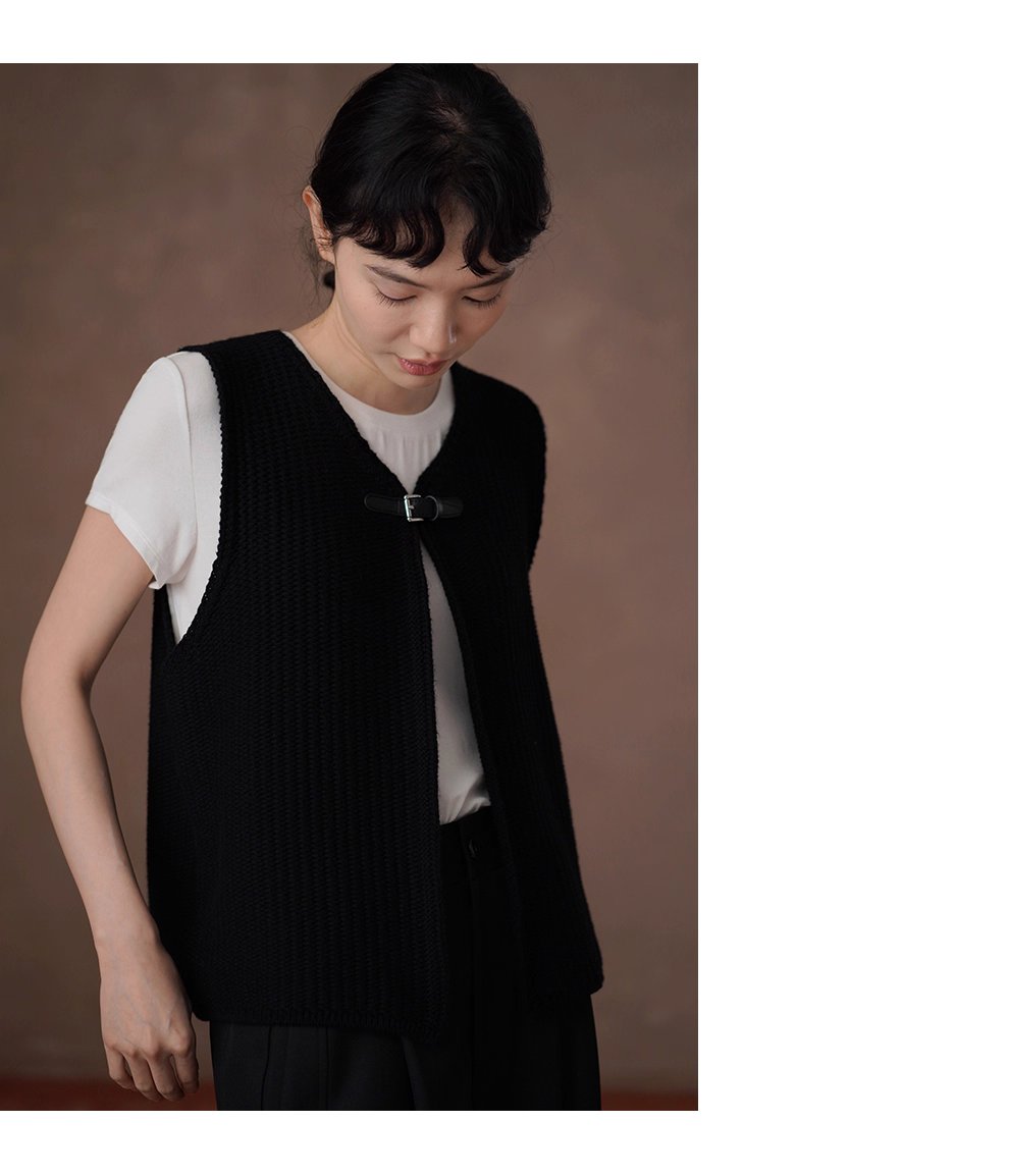 優雅疊穿粗針工藝羊毛棉混紡柔軟親膚顯瘦皮扣馬甲外套