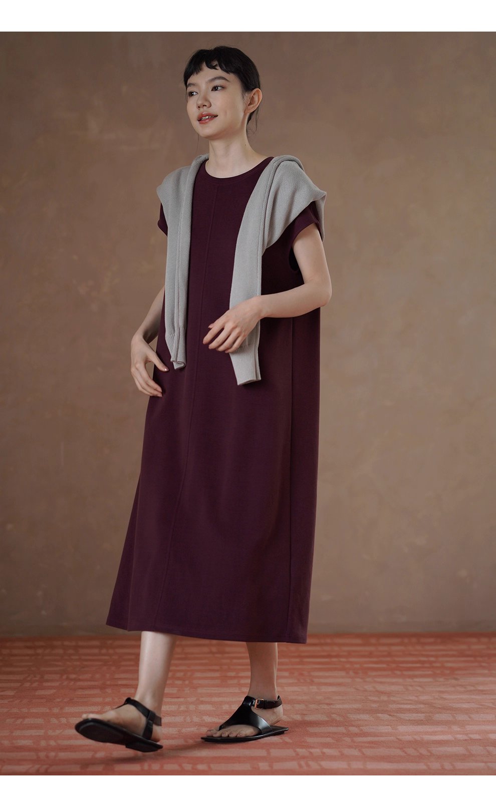 桑葚莊園超正顯白軟糯空氣感圓領直筒顯瘦寬鬆長洋裝