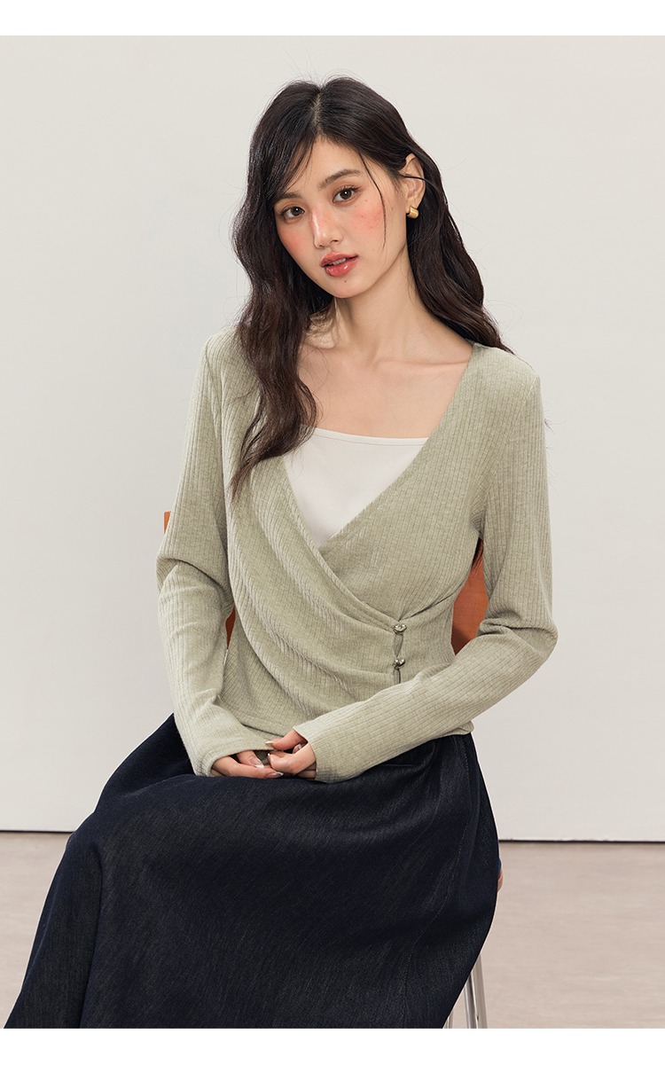 中大尺碼設計感假兩件綠色針織衫女秋裝