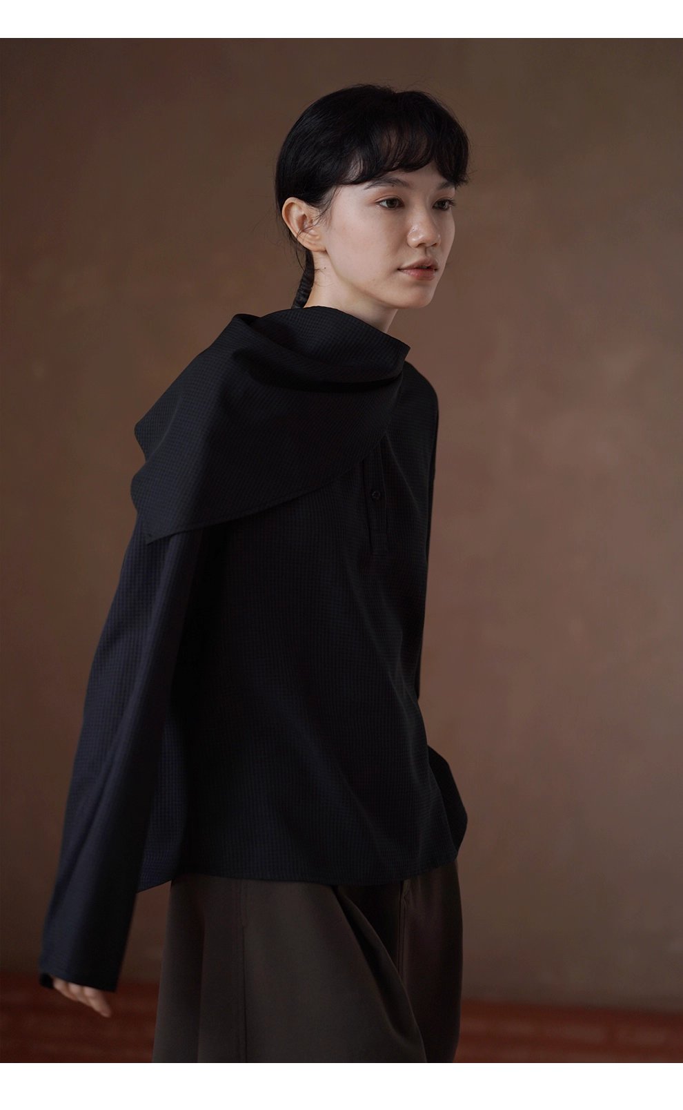 通勤造型低調小格紋寬鬆垂順顯瘦可拆式領巾長袖襯衫女