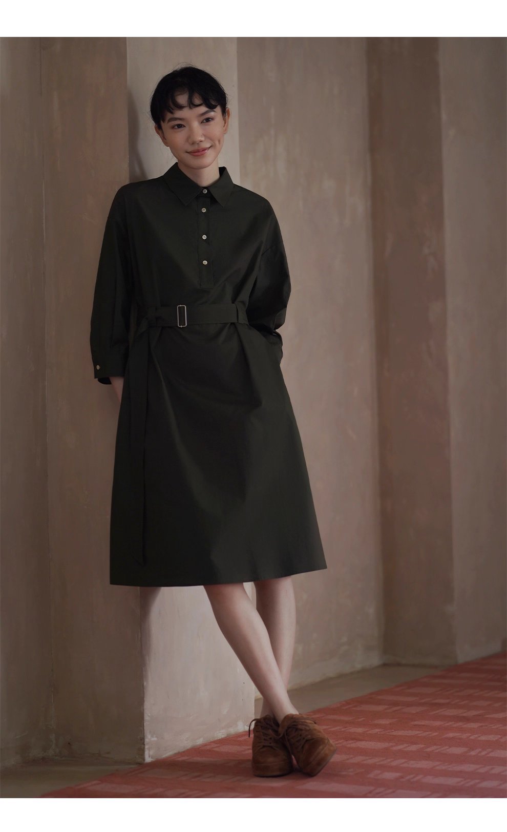 都會松柏水洗柔軟100棉隨性通勤寬鬆顯瘦腰帶襯衫洋裝