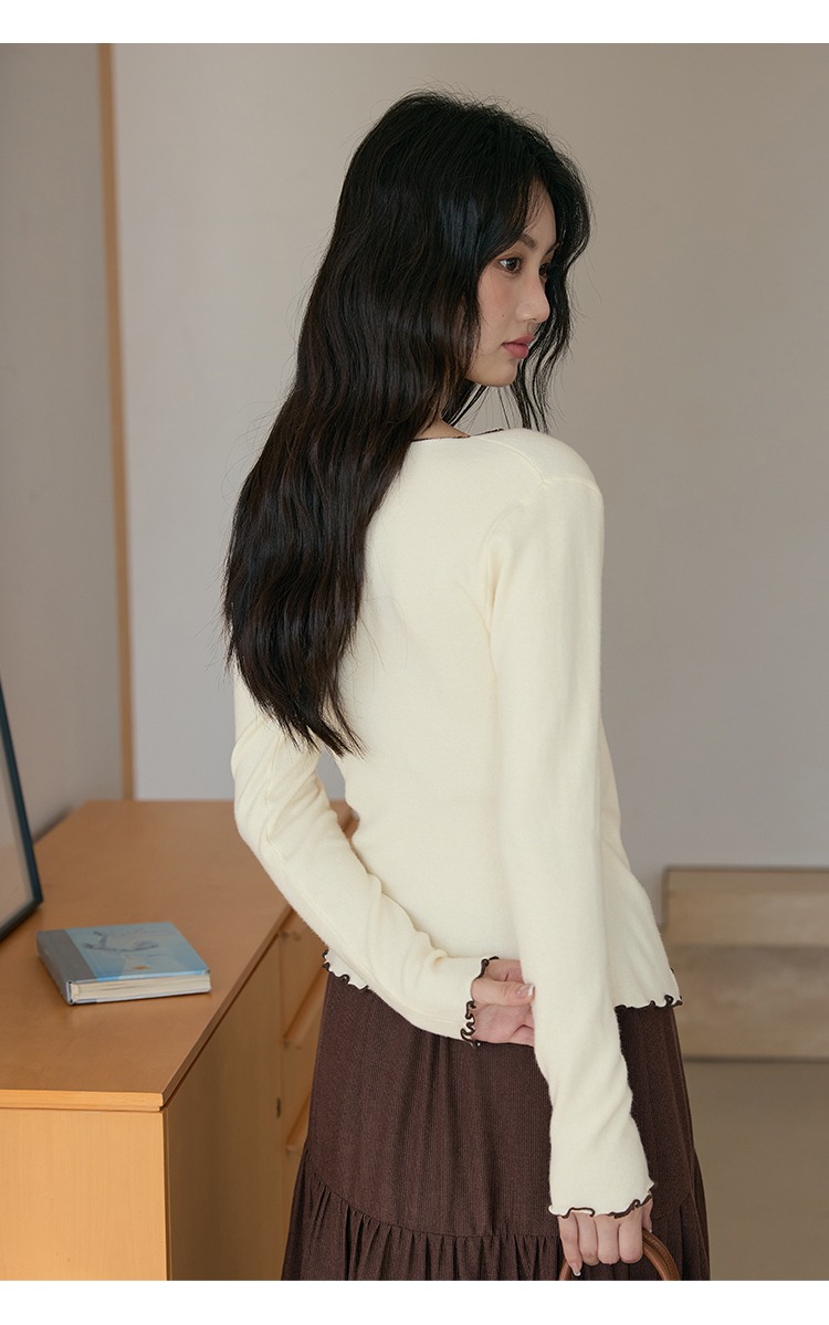 中大尺碼撞色木耳滾邊V領針織衫長袖上衣