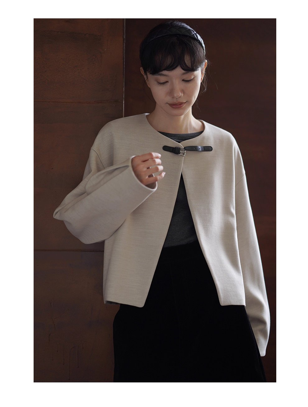 精巧皮袢系列羊毛精紡橫紋肌理感寬鬆圓領通勤西裝外套