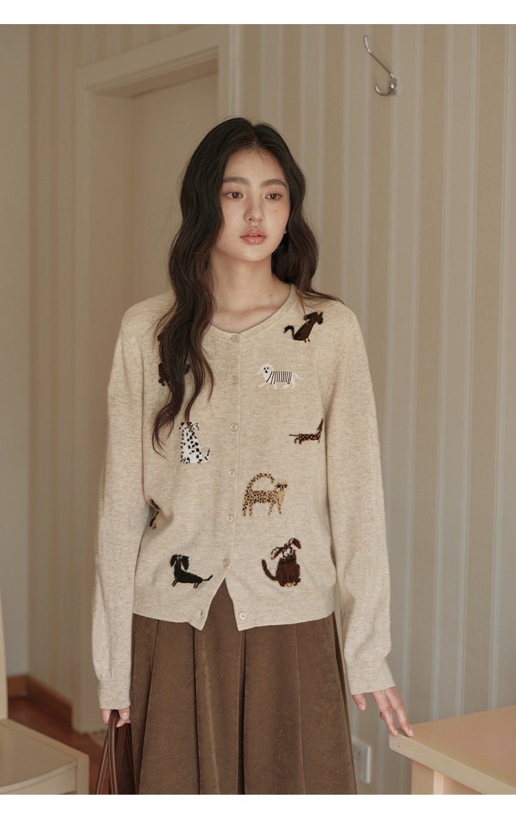 大尺碼胖mm燕麥色系針織衫長袖毛衣動物提花上衣