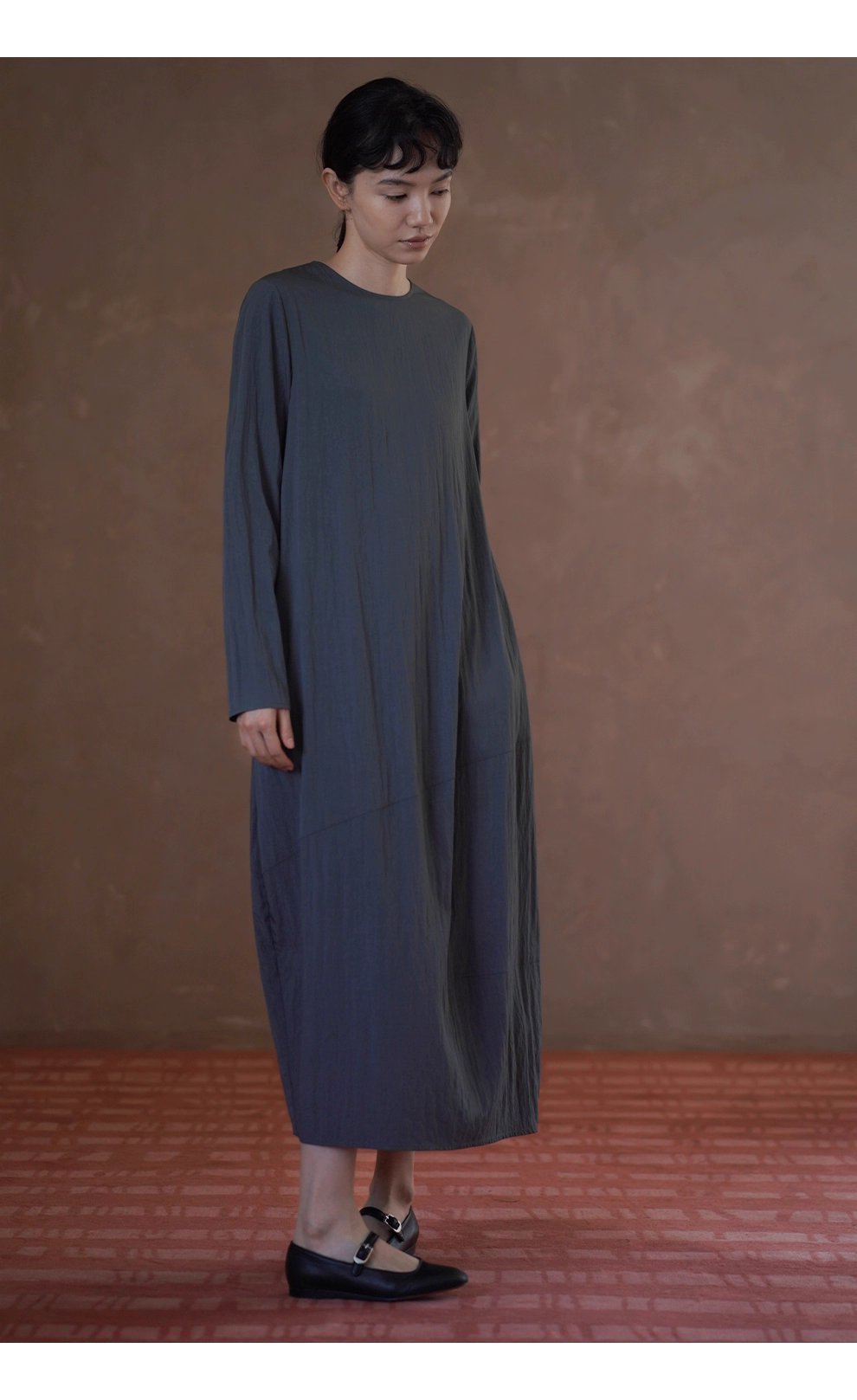 無負擔慵懶洋裝微皺肌理感寬鬆顯瘦廓形圓領通勤裙子