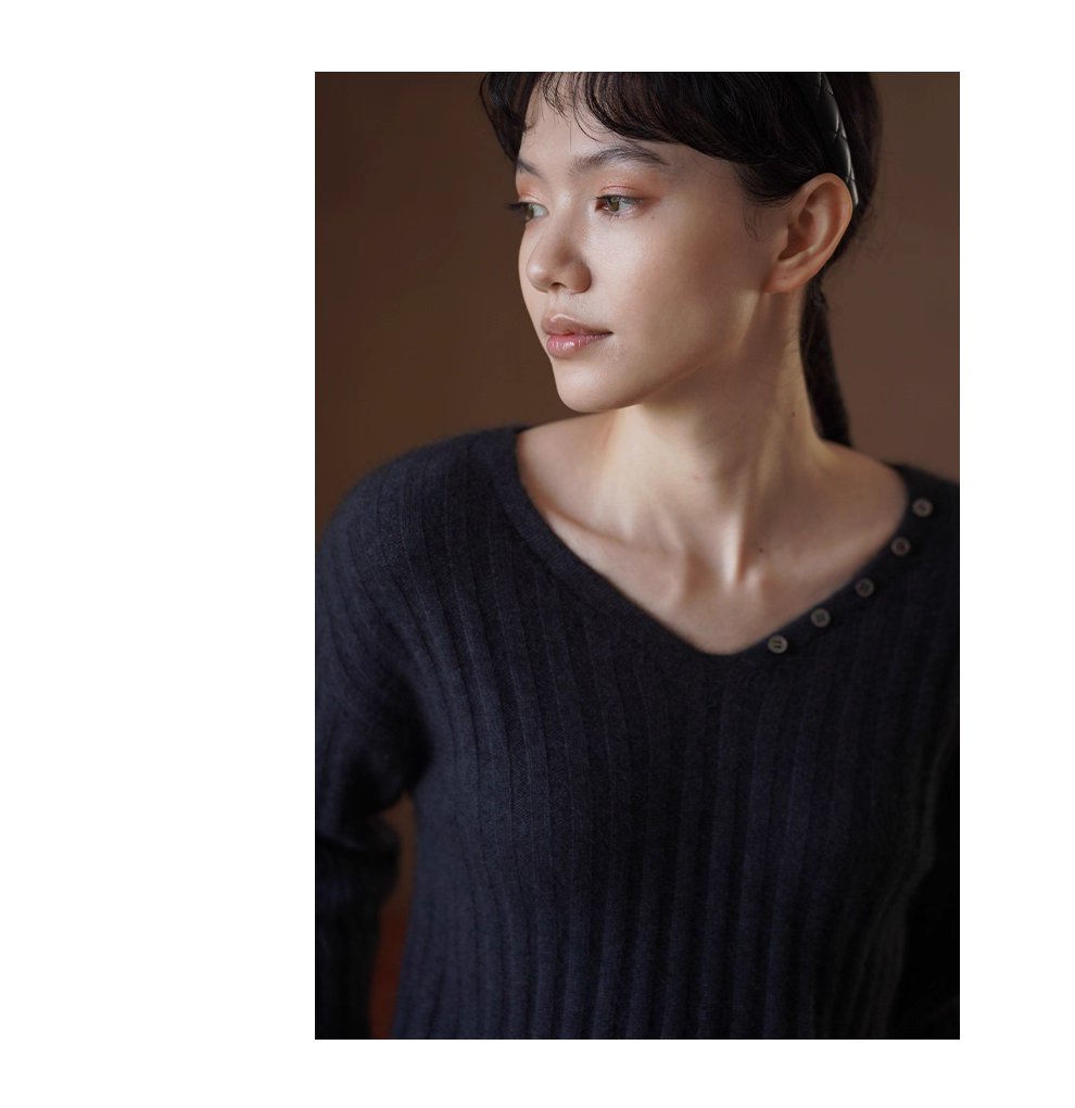 慵懶濾鏡兔毛羊毛混紡粗坑條可拆卸圍巾V領紐扣針織上衣