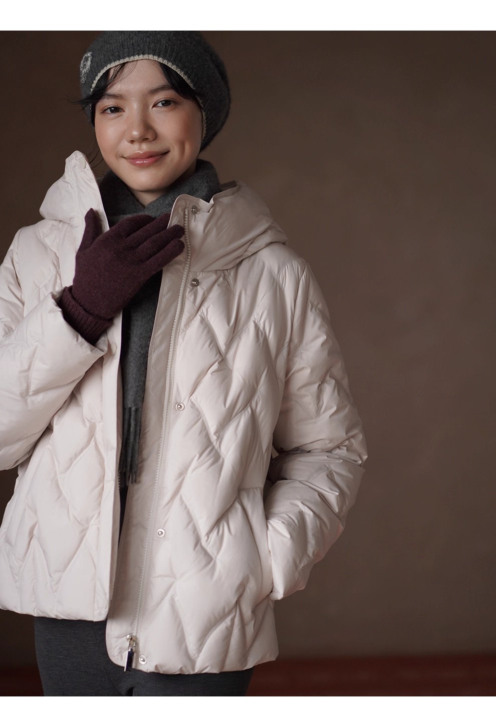 高密仿鑽絨人字紋絎線新國標90白鴨絨連帽短款羽絨衣女