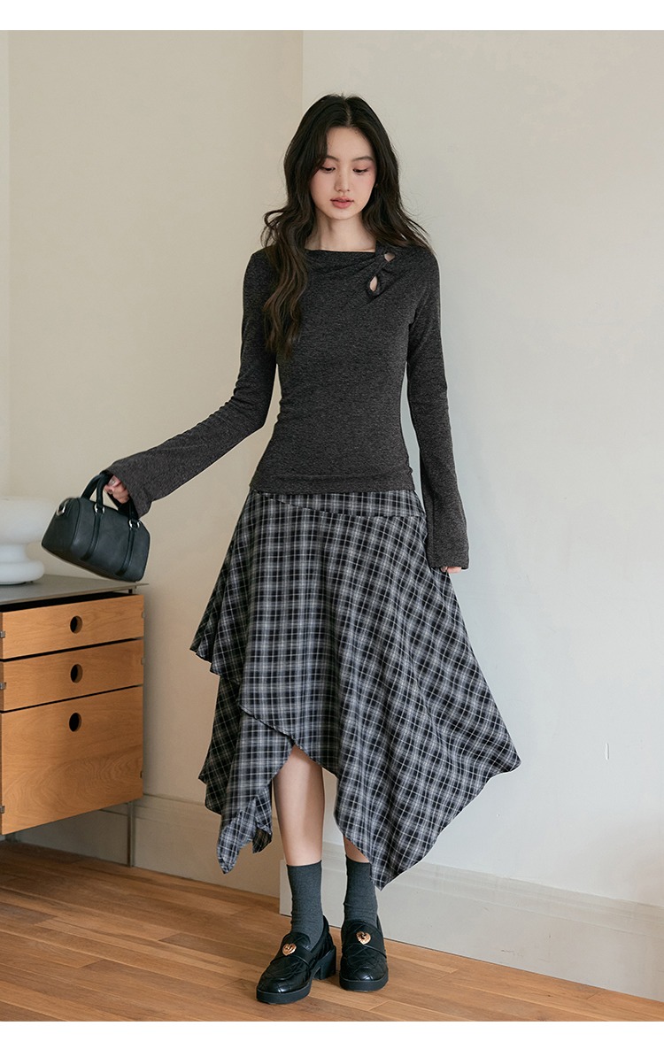 斜領長袖T恤上衣迷人鏤空打底高級感,斜領長袖T恤上衣迷人鏤空打底高級感,HBEW1955,斜領長袖T恤上衣迷人鏤空打底高級感,氣質穿搭,喇叭袖口