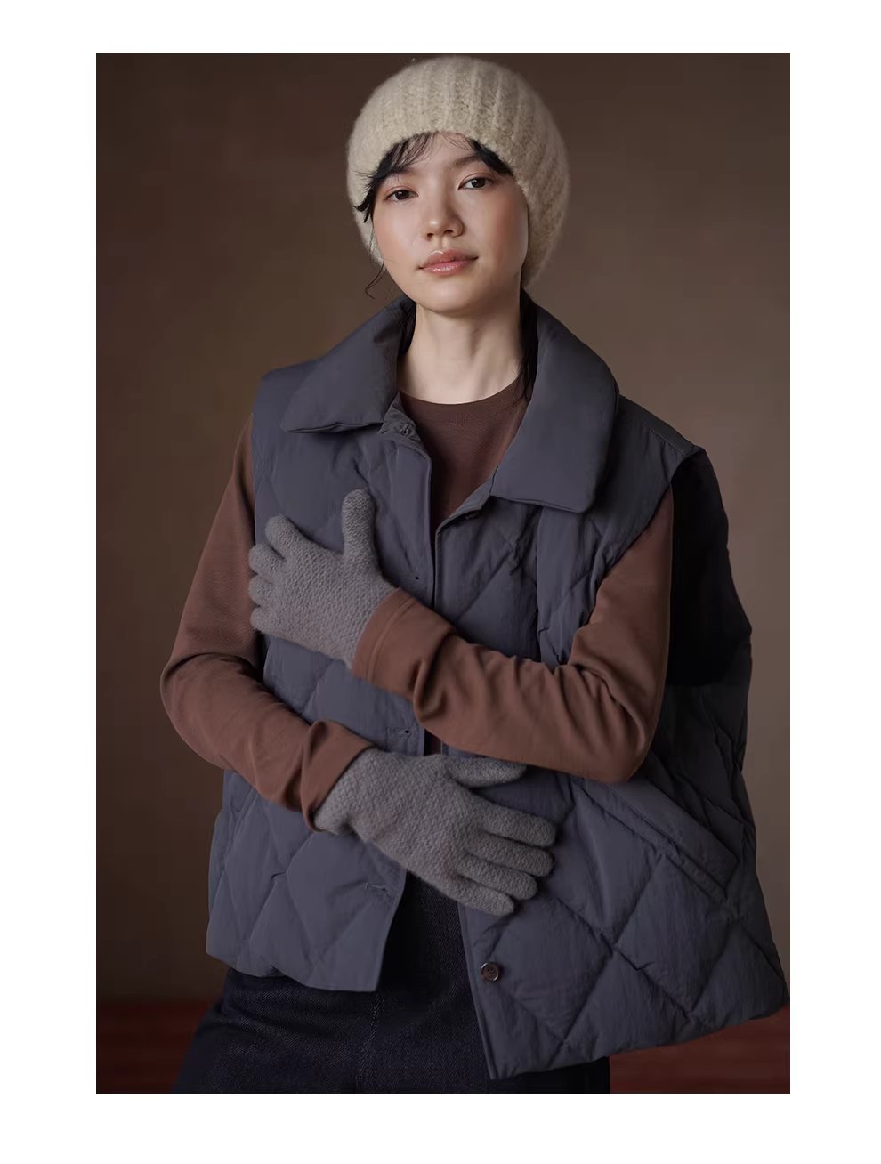 出色疊穿做舊復古菱格絎縫夾棉保暖翻領寬鬆休閒馬甲女,出色疊穿做舊復古菱格絎縫夾棉保暖翻領寬鬆休閒馬甲女,HBEW5099,出色疊穿做舊復古菱格絎縫夾棉保暖翻領寬鬆休閒馬甲女,翻領排扣,菱格車線