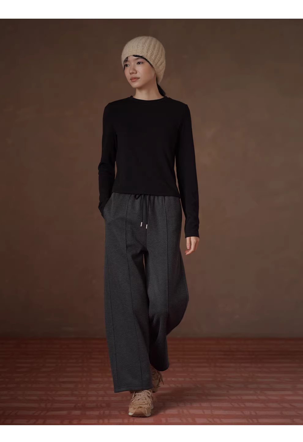 抗凍b備高回彈嬰兒絨鬆緊高腰人字紋顯瘦運動寬鬆長褲女,抗凍b備高回彈嬰兒絨鬆緊高腰人字紋顯瘦運動寬鬆長褲女,HBEW3041,抗凍b備高回彈嬰兒絨鬆緊高腰人字紋顯瘦運動寬鬆長褲女,彈性舒適,人字紋