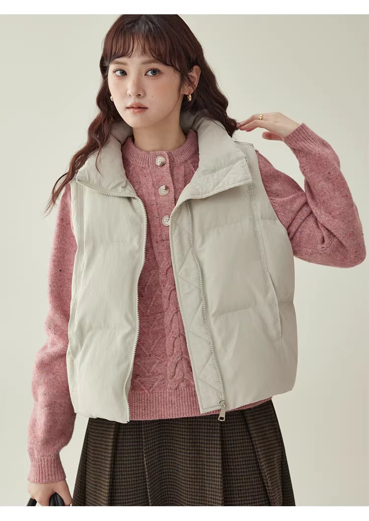 韓系純色無袖拉鍊棉服女冬新款立領馬甲疊穿外套,韓系純色無袖拉鍊棉服女冬新款立領馬甲疊穿外套,HBEW5105,韓系純色無袖拉鍊棉服女冬新款立領馬甲疊穿外套,疊搭造型,保暖舒適