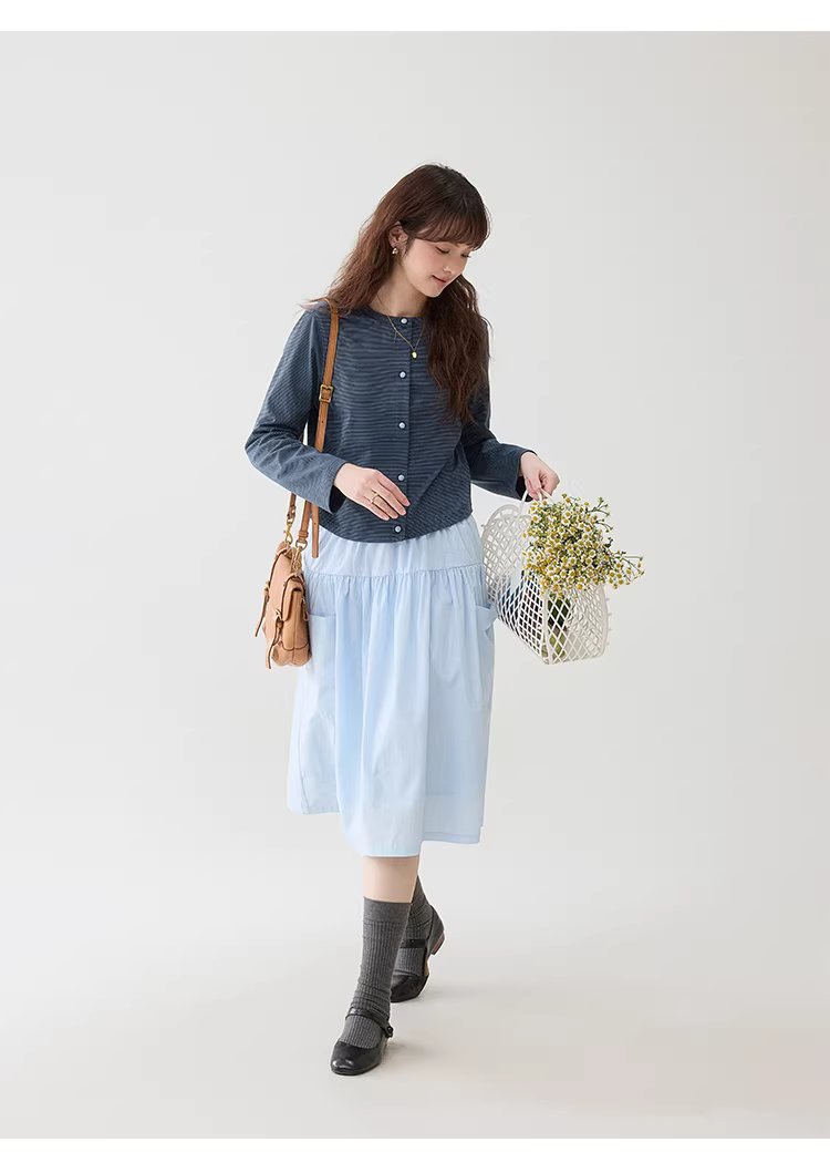 藏青條紋單排扣短款T恤女春季新款韓系長袖上衣,藏青條紋單排扣短款T恤女春季新款韓系長袖上衣,HBFS1029,藏青條紋單排扣短款T恤女春季新款韓系長袖上衣,圓領排扣,撞色橫紋