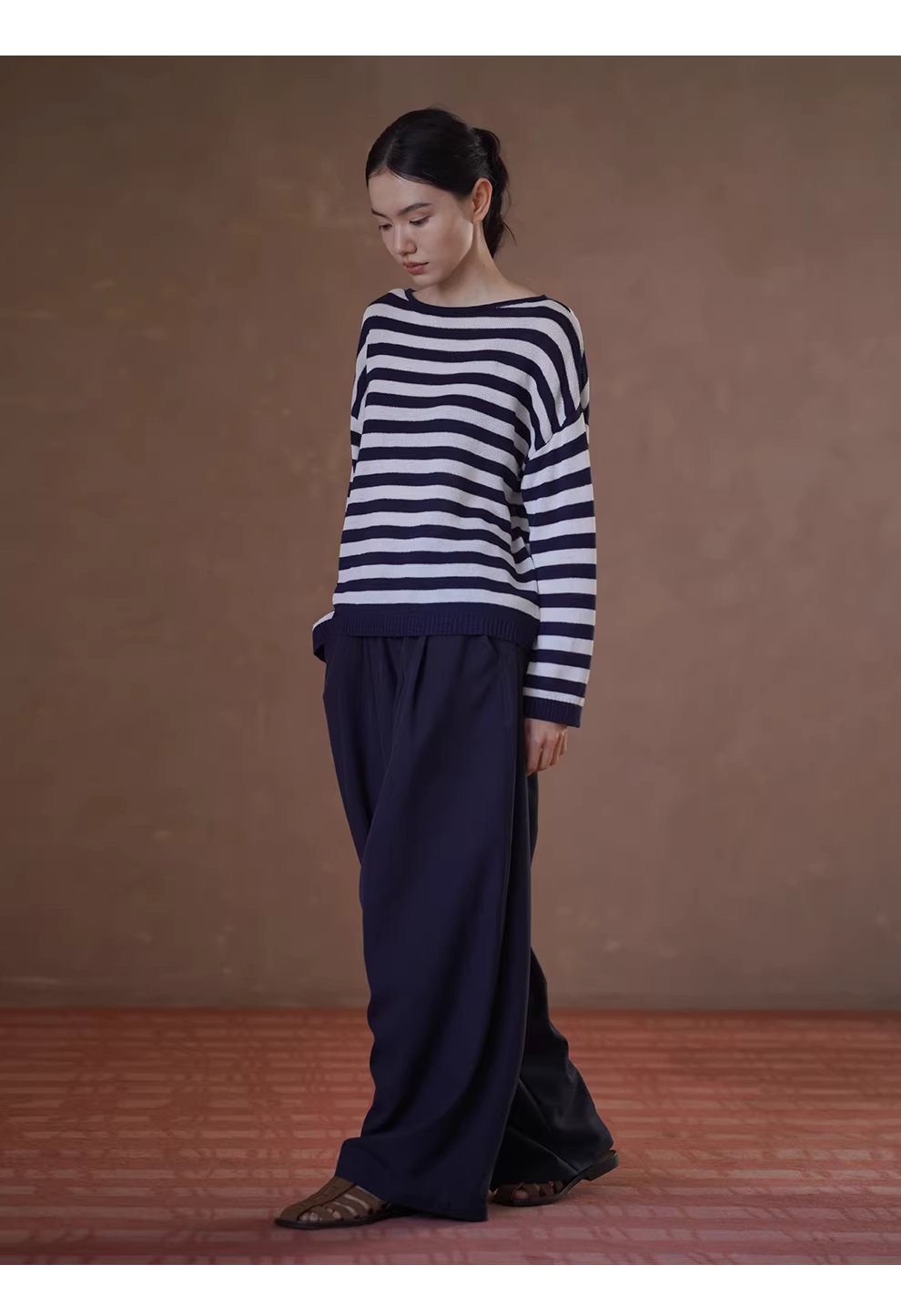 流動線條垂墜顯瘦鬆緊高腰不挑人寬鬆直筒闊腿通勤長褲,流動線條垂墜顯瘦鬆緊高腰不挑人寬鬆直筒闊腿通勤長褲,HBFS3018,流動線條垂墜顯瘦鬆緊高腰不挑人寬鬆直筒闊腿通勤長褲,簡約慵懶,細膩褶皺