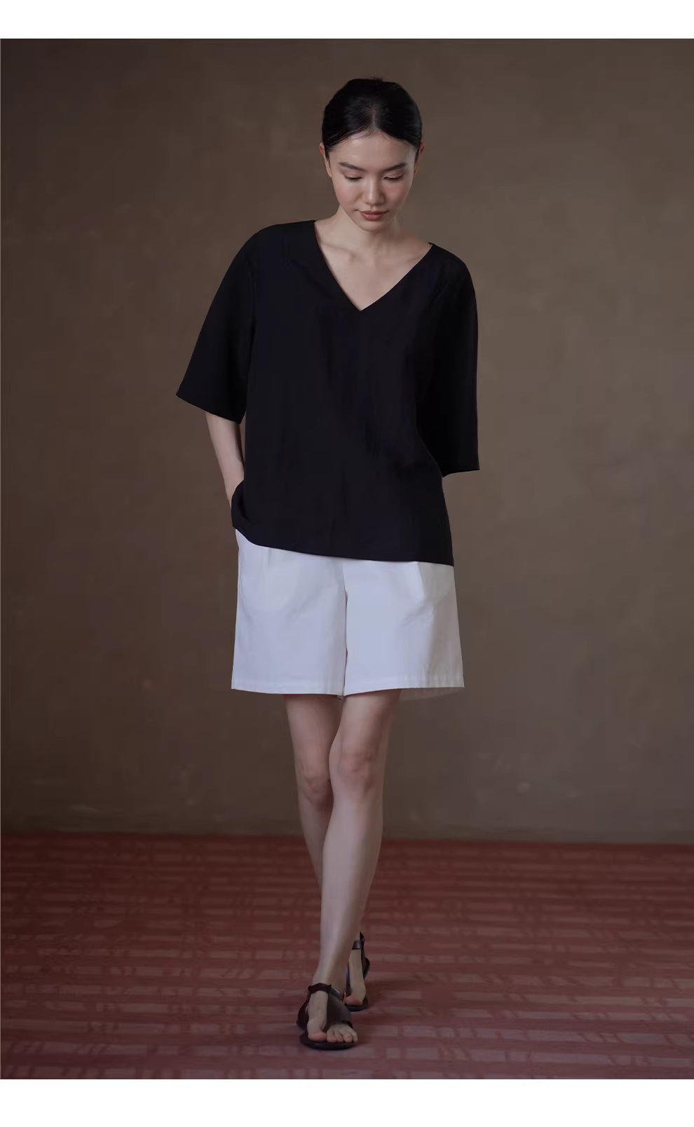 極簡主義精英通勤挺括立體剪裁V領直筒寬鬆顯瘦短袖襯衫,極簡主義精英通勤挺括立體剪裁V領直筒寬鬆顯瘦短袖襯衫,HBFS1073,極簡主義精英通勤挺括立體剪裁V領直筒寬鬆顯瘦短袖襯衫,絲滑面料,直筒寬鬆