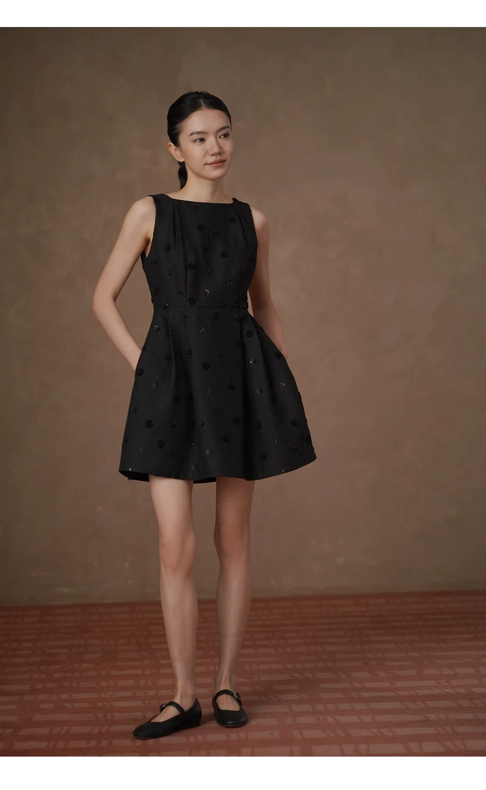 超重工立體繡花手工釘珠收腰一字領顯瘦短款無袖洋裝,超重工立體繡花手工釘珠收腰一字領顯瘦短款無袖洋裝,HBFS7049,超重工立體繡花手工釘珠收腰一字領顯瘦短款無袖洋裝,小香氣質,立體繡珠