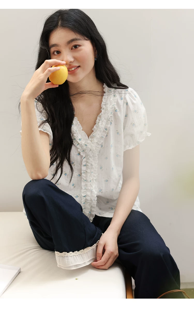 大尺碼法式短袖白襯衫女木耳邊V領上衣女2026夏季碎花襯衣,大尺碼法式短袖白襯衫女木耳邊V領上衣女2026夏季碎花襯衣,HBFS1320,大尺碼法式短袖白襯衫女木耳邊V領上衣女2026夏季碎花襯衣,中大尺碼,荷葉邊領