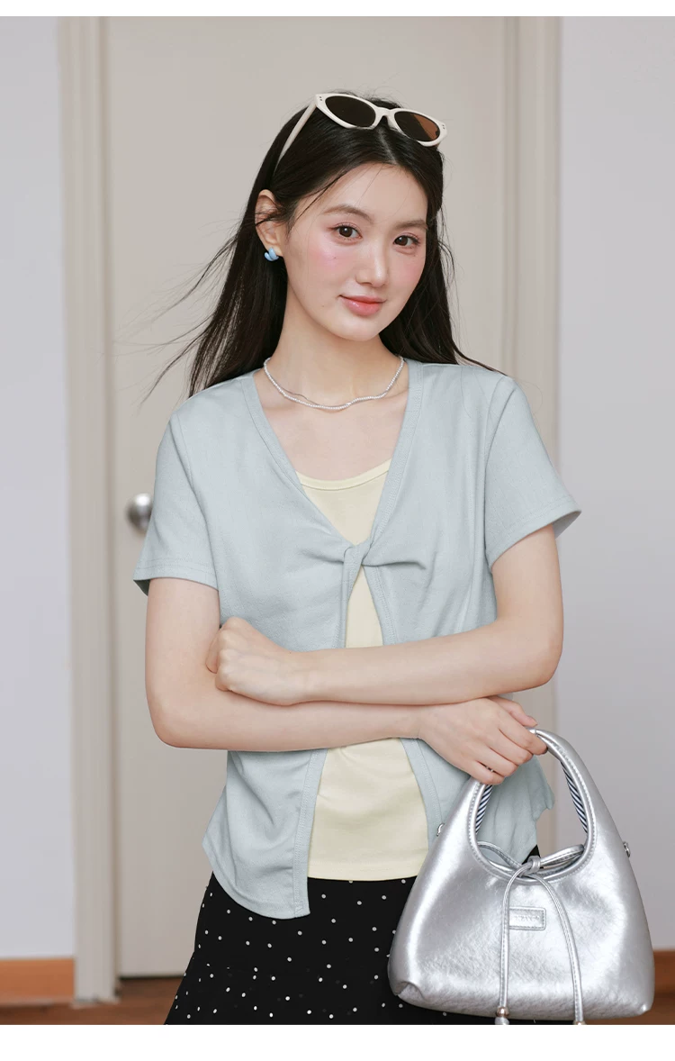 胖mm大尺碼夏裝正肩假兩件短袖T恤女2026新款設計感藍色上衣,胖mm大尺碼夏裝正肩假兩件短袖T恤女2026新款設計感藍色上衣,HBFS1321,胖mm大尺碼夏裝正肩假兩件短袖T恤女2026新款設計感藍色上衣,中大尺碼,假兩件式