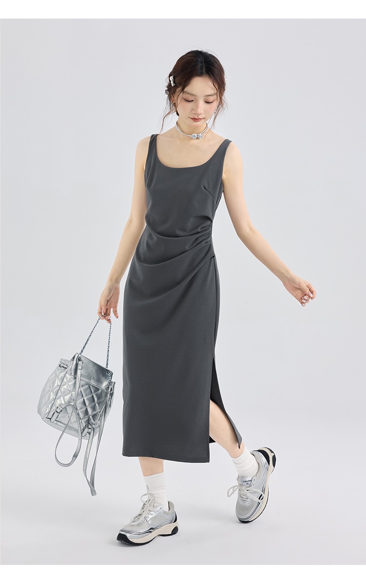 大尺碼背心裙設計感腰部抽褶洋裝新品女灰色吊帶裙連身裙