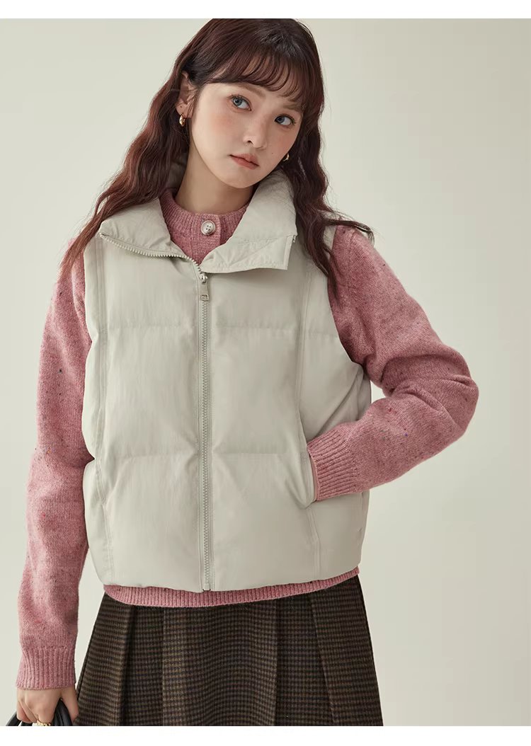 韓系純色無袖拉鍊棉服女冬新款立領馬甲疊穿外套,韓系純色無袖拉鍊棉服女冬新款立領馬甲疊穿外套,HBEW5105,韓系純色無袖拉鍊棉服女冬新款立領馬甲疊穿外套,疊搭造型,保暖舒適