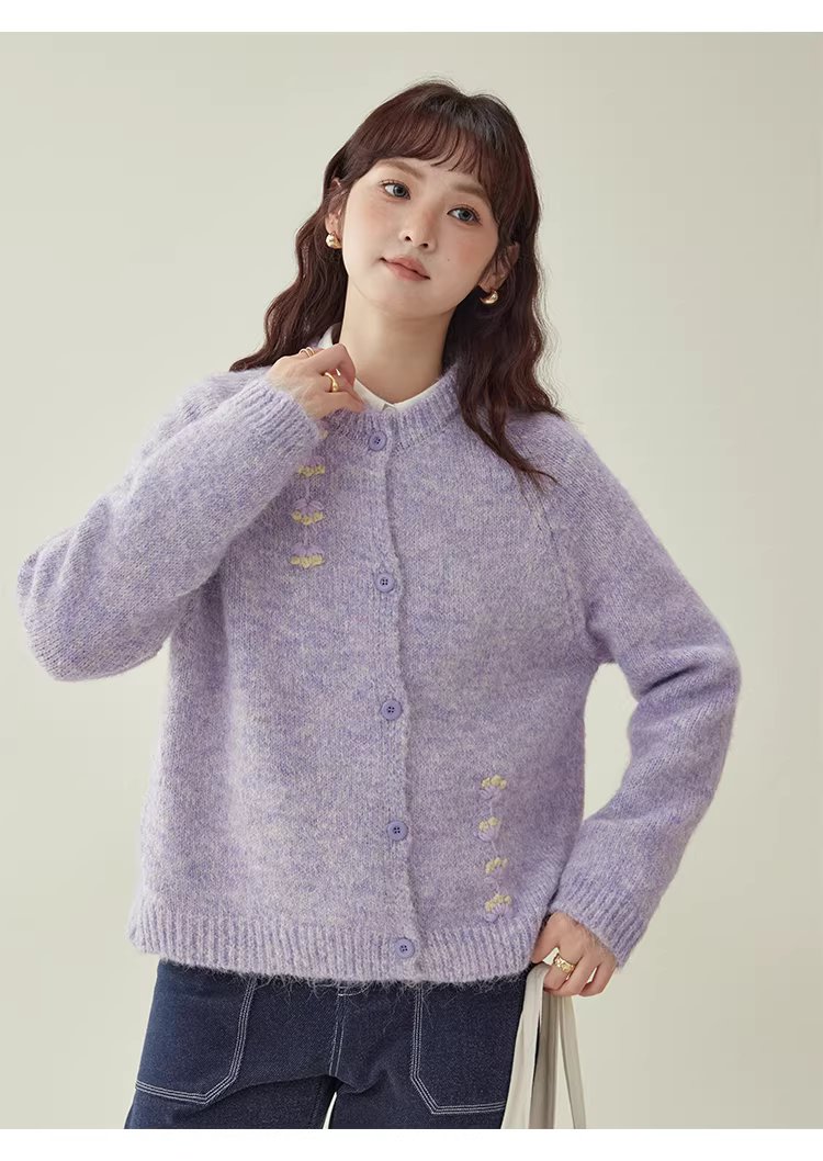 溫柔紫色小花羊毛毛衣開襟女冬新款圓領紐帶長袖上衣,溫柔紫色小花羊毛毛衣開襟女冬新款圓領紐帶長袖上衣,HBEW1157,溫柔紫色小花羊毛毛衣開襟女冬新款圓領紐帶長袖上衣,小花針織,羊毛混紡