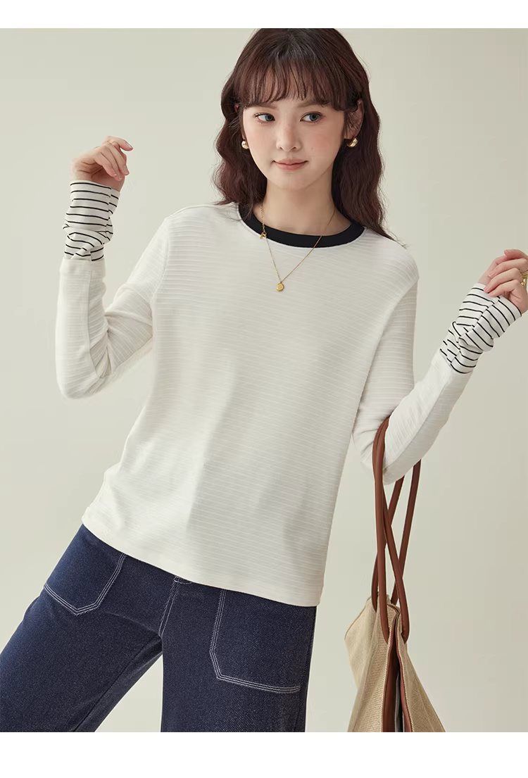 撞色拼接肌理長袖t卹女冬新款簡約圓領內搭上衣,撞色拼接肌理長袖t卹女冬新款簡約圓領內搭上衣,HBEW1160,撞色拼接肌理長袖t卹女冬新款簡約圓領內搭上衣,撞色領口,舒適面料