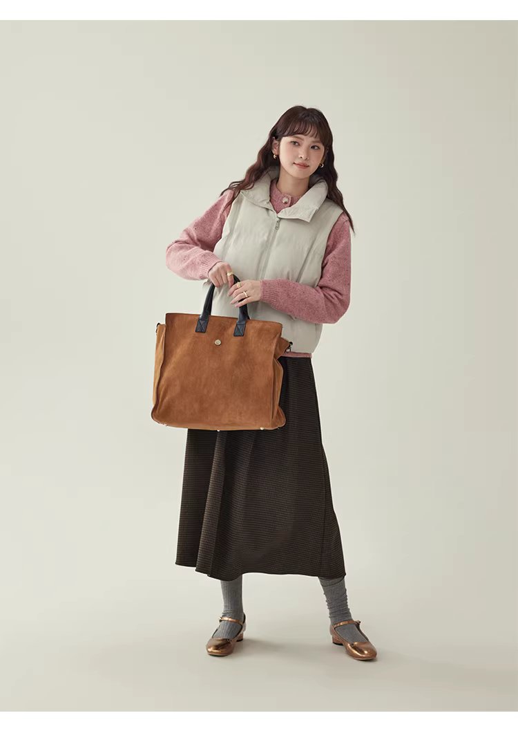 韓系純色無袖拉鍊棉服女冬新款立領馬甲疊穿外套,韓系純色無袖拉鍊棉服女冬新款立領馬甲疊穿外套,HBEW5105,韓系純色無袖拉鍊棉服女冬新款立領馬甲疊穿外套,疊搭造型,保暖舒適