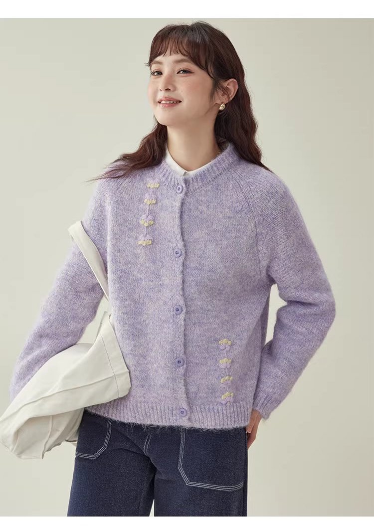 溫柔紫色小花羊毛毛衣開襟女冬新款圓領紐帶長袖上衣,溫柔紫色小花羊毛毛衣開襟女冬新款圓領紐帶長袖上衣,HBEW1157,溫柔紫色小花羊毛毛衣開襟女冬新款圓領紐帶長袖上衣,小花針織,羊毛混紡