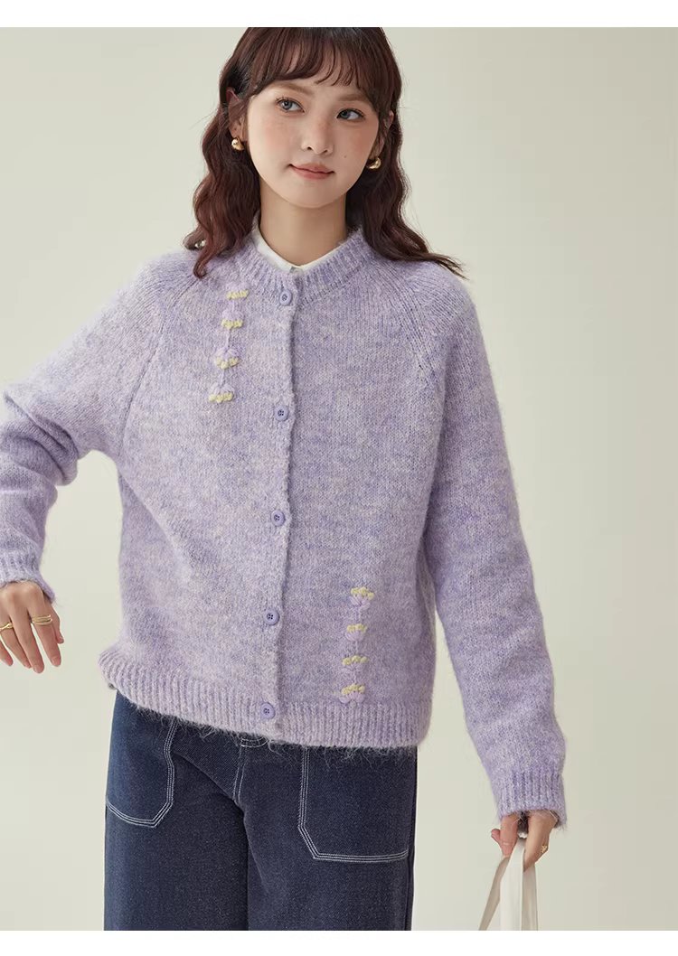 溫柔紫色小花羊毛毛衣開襟女冬新款圓領紐帶長袖上衣,溫柔紫色小花羊毛毛衣開襟女冬新款圓領紐帶長袖上衣,HBEW1157,溫柔紫色小花羊毛毛衣開襟女冬新款圓領紐帶長袖上衣,小花針織,羊毛混紡