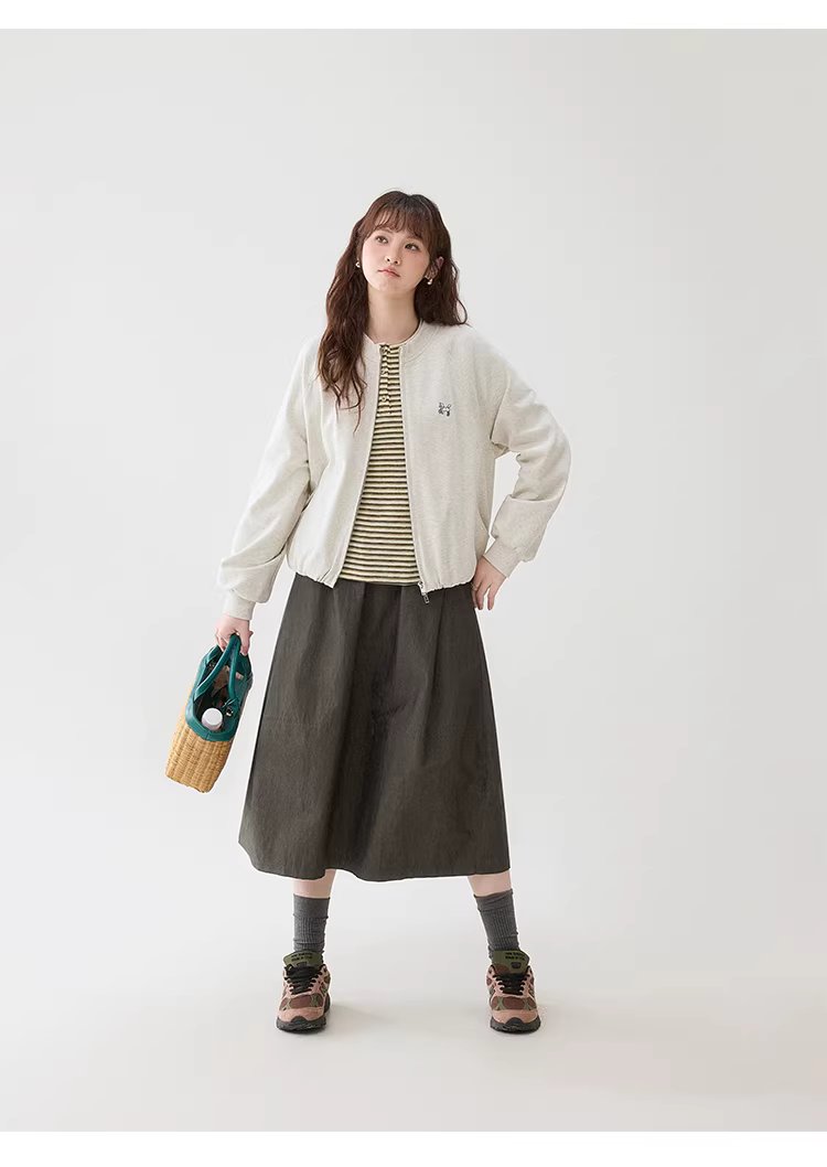 花苞下擺圓領衛衣外套女26春季新款刺繡拉鍊上衣,花苞下擺圓領衛衣外套女26春季新款刺繡拉鍊上衣,HBFS5001,花苞下擺圓領衛衣外套女26春季新款刺繡拉鍊上衣,刺繡細節,花苞衣襬