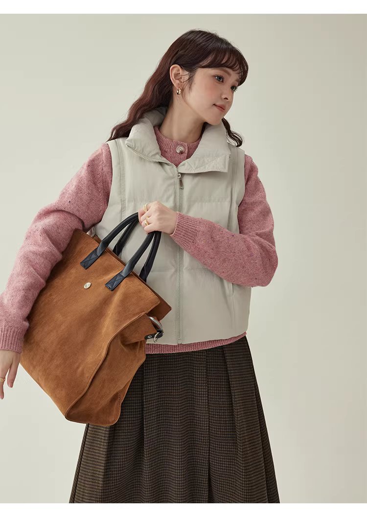 韓系純色無袖拉鍊棉服女冬新款立領馬甲疊穿外套,韓系純色無袖拉鍊棉服女冬新款立領馬甲疊穿外套,HBEW5105,韓系純色無袖拉鍊棉服女冬新款立領馬甲疊穿外套,疊搭造型,保暖舒適