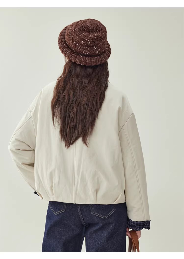 撞色單排扣落肩長袖保暖棉服外套女冬季寬鬆圓領上衣,撞色單排扣落肩長袖保暖棉服外套女冬季寬鬆圓領上衣,HBEW5129,撞色單排扣落肩長袖保暖棉服外套女冬季寬鬆圓領上衣,圓領排扣,格紋拼接