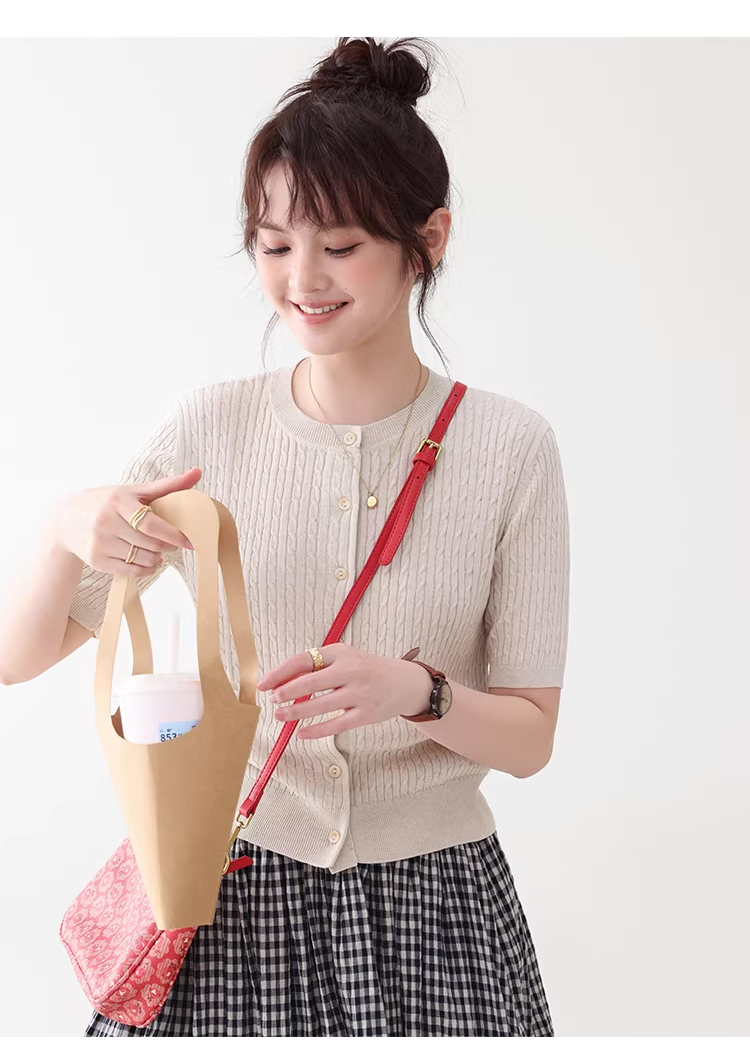 韓系純色扭花單排扣針織開襟衫女夏季新款溫柔短袖上衣,韓系純色扭花單排扣針織開襟衫女夏季新款溫柔短袖上衣,HBFS1085,韓系純色扭花單排扣針織開襟衫女夏季新款溫柔短袖上衣,圓領排扣,天絲亞麻