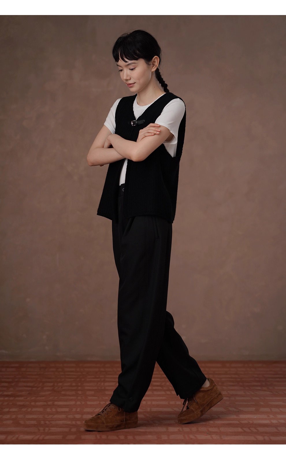 優雅疊穿粗針工藝羊毛棉混紡柔軟親膚顯瘦皮扣馬甲外套