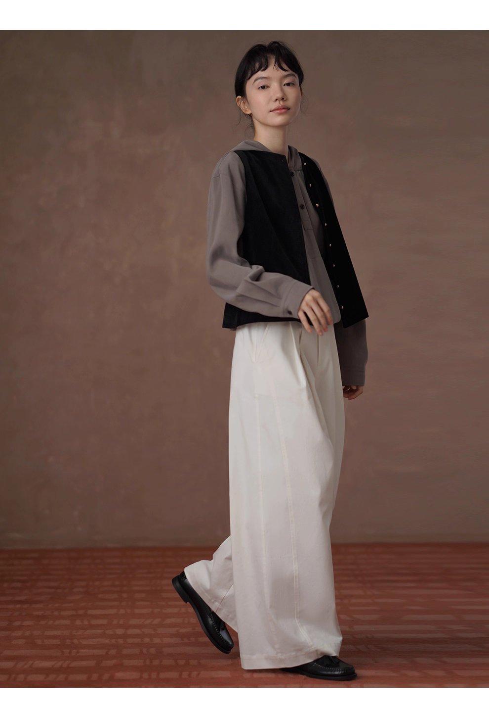 單穿疊穿都精彩柔光高密絲絨馬甲復古金扣合身顯瘦外套