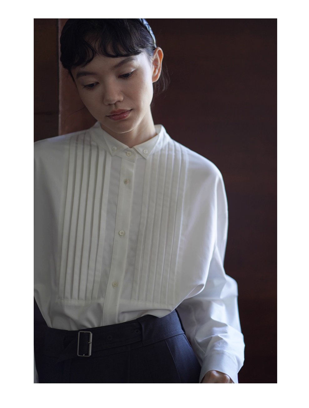 復古回潮小翻領精緻塔克線門襟經典H版型顯瘦通勤襯衫女