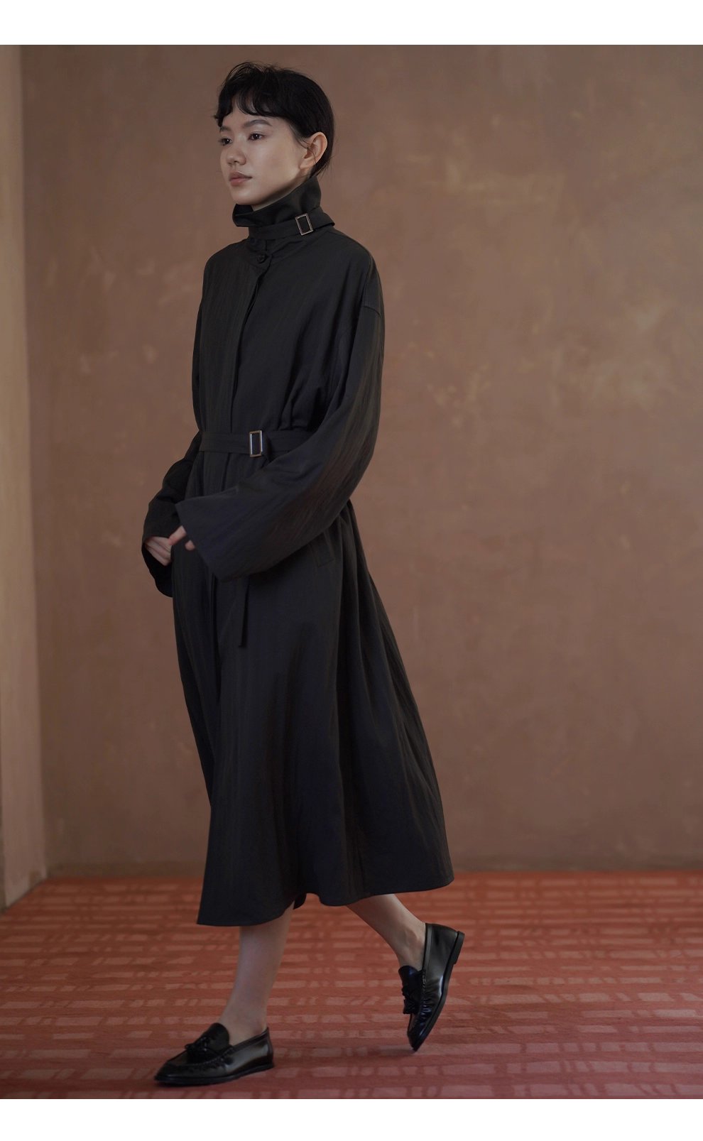 晚潮綠波風衣洋裝微皺肌理感寬鬆腰帶顯瘦通勤外套女