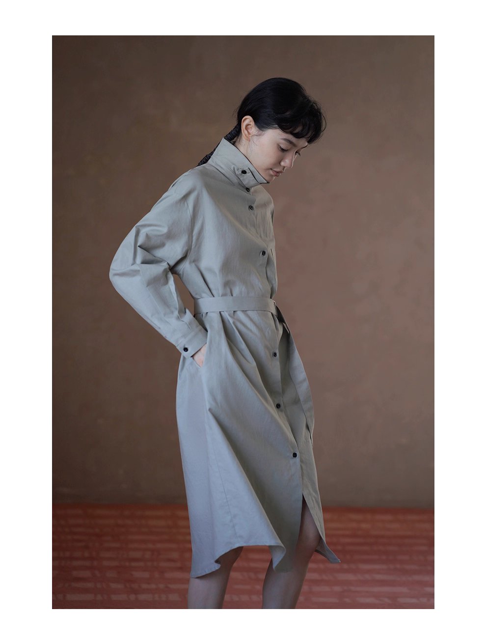 日常友善清透亞麻棉混紡襯衫領寬鬆H版型腰帶通勤洋裝