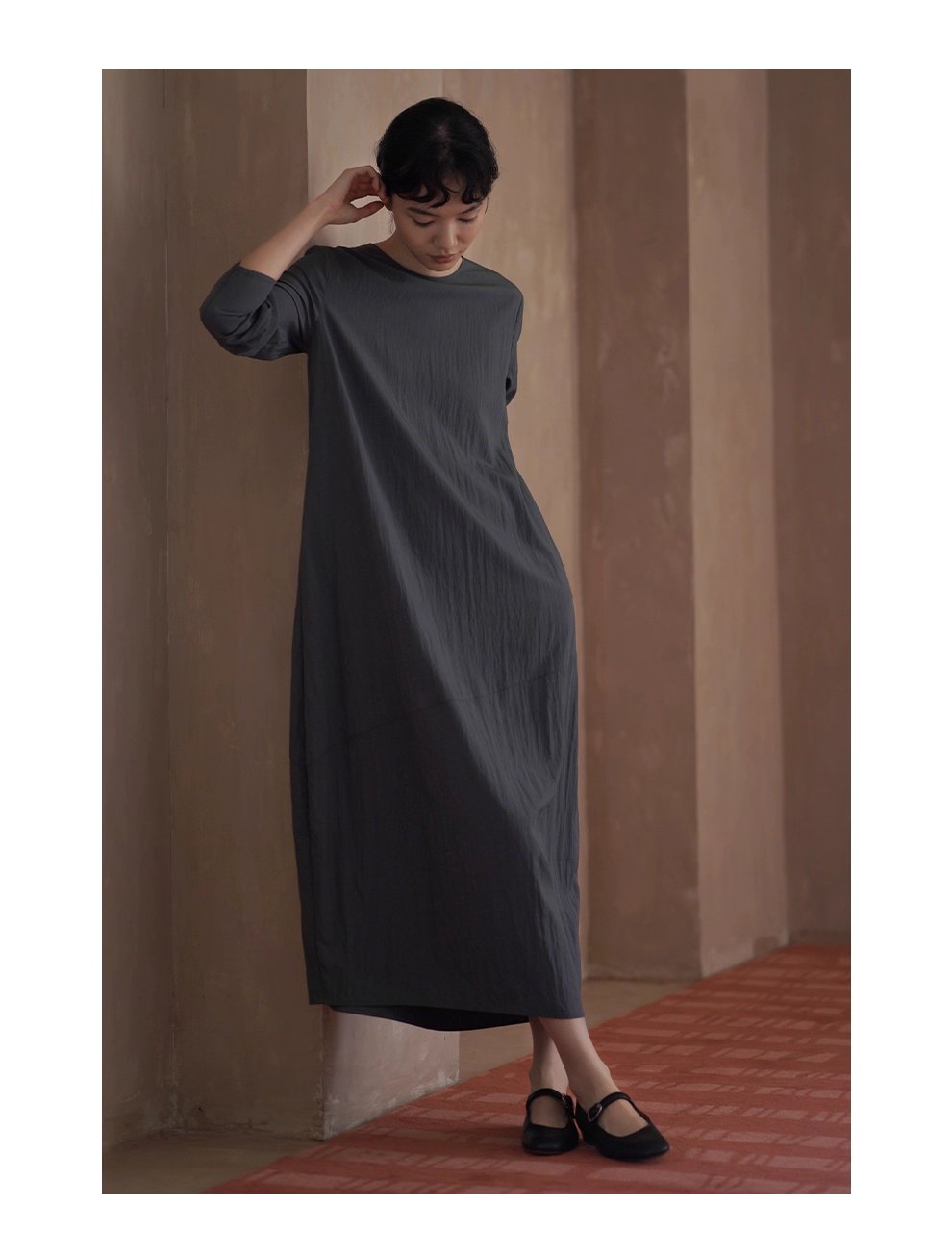 無負擔慵懶洋裝微皺肌理感寬鬆顯瘦廓形圓領通勤裙子