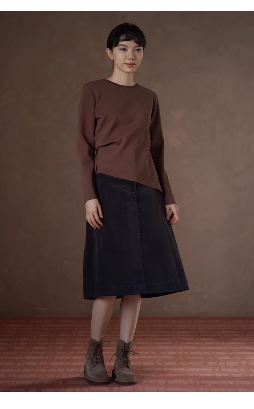 高支萊賽爾混紡親膚緊緻微寬鬆不對稱捏褶腰針織上衣女