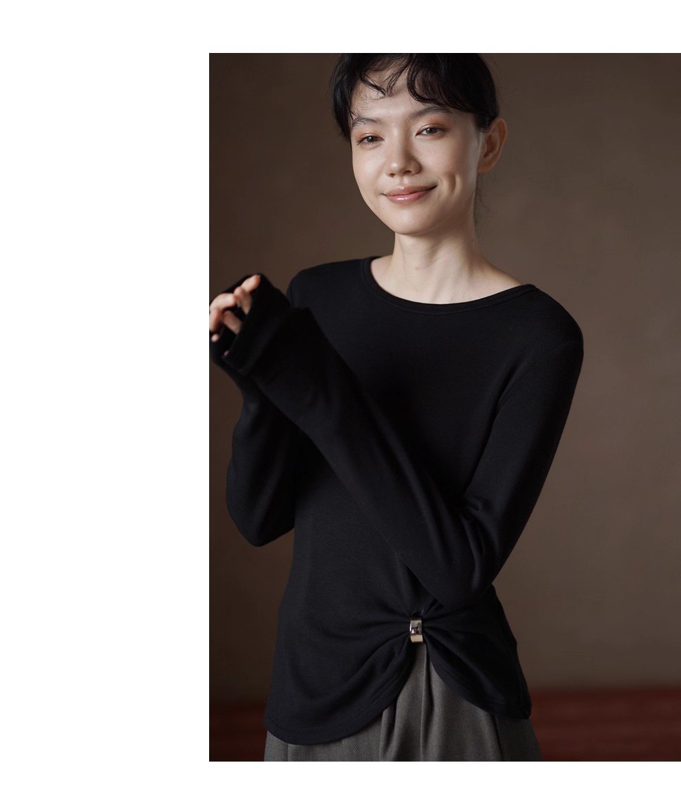 先鋒極簡感金屬扣蝴蝶結下擺圓領彈性基礎長袖內搭T恤女