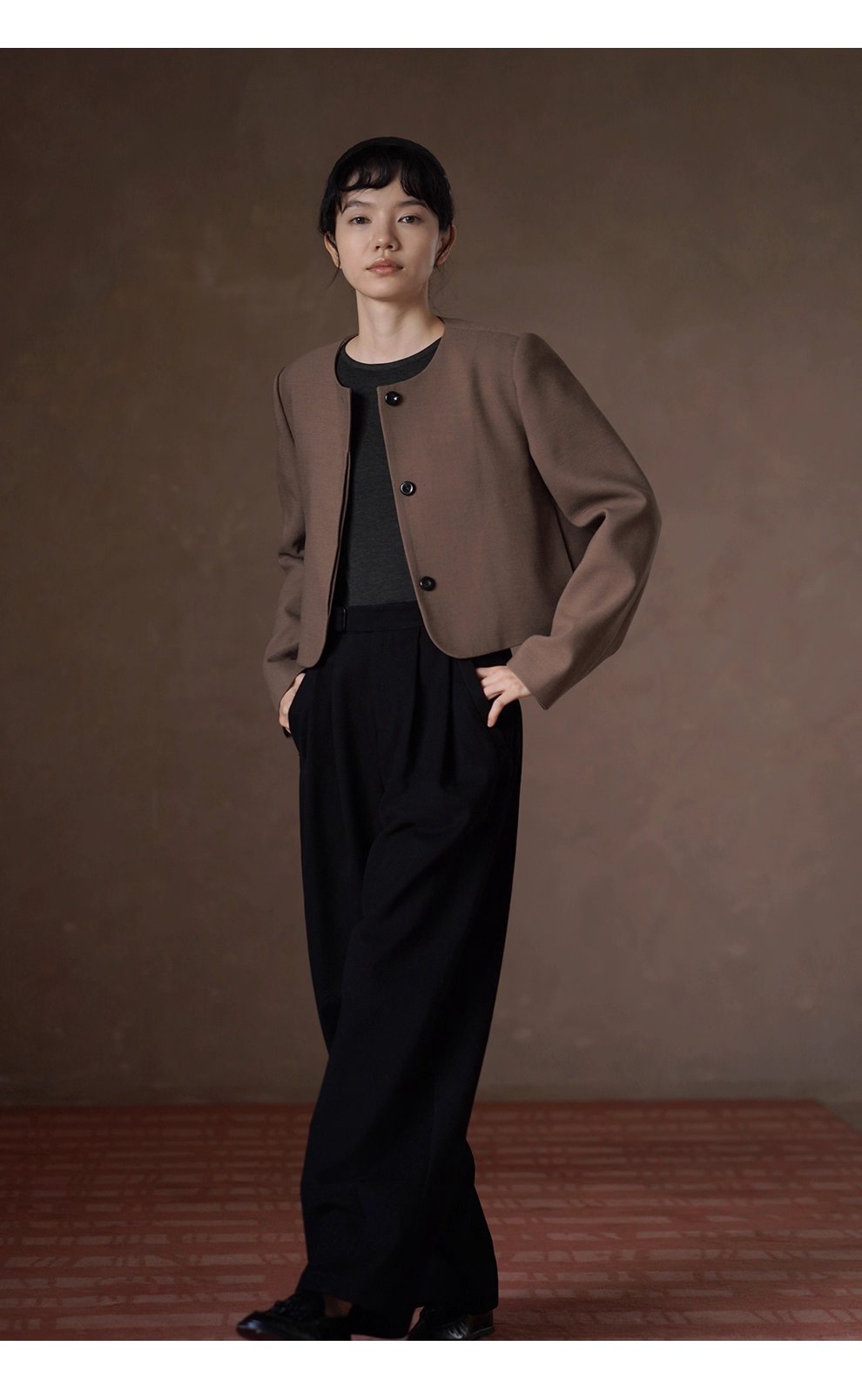 俐落入秋含羊毛西裝圓領短版小個子通勤顯瘦正肩外套