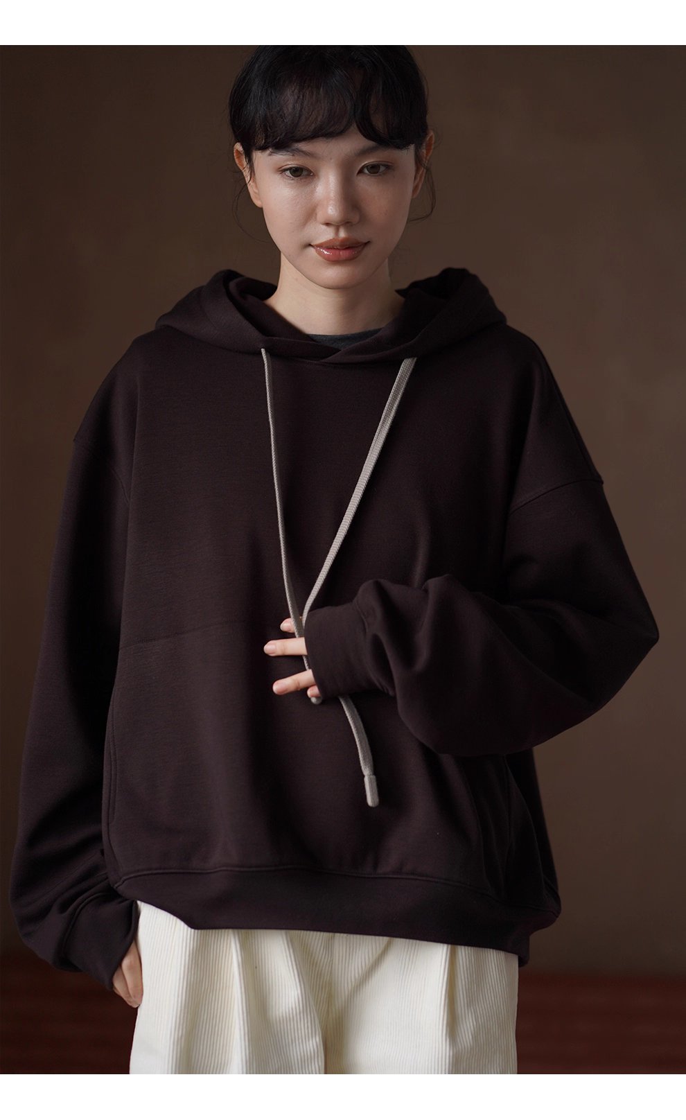 軟糯可可撞色帽繩寬鬆落肩顯瘦休閒疊穿廓形連帽衛衣女,軟糯可可撞色帽繩寬鬆落肩顯瘦休閒疊穿廓形連帽衛衣女,HBEW1122,軟糯可可撞色帽繩寬鬆落肩顯瘦休閒疊穿廓形連帽衛衣女,連帽抽繩,舒適面料